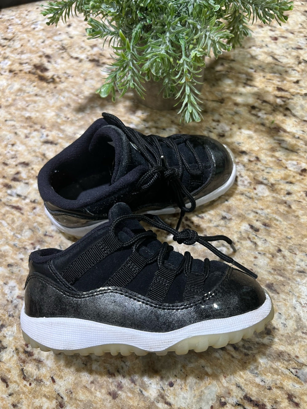 Jordan 11 Retro Low Kids Black Patent-Trim Sneakers 7C